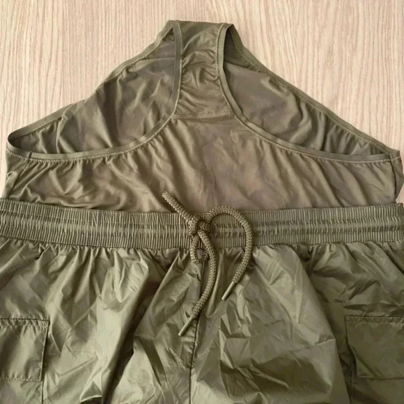 🆕 Offline by Aerie Nylon Shine Short Olive L🆕 - Picture 9 of 14